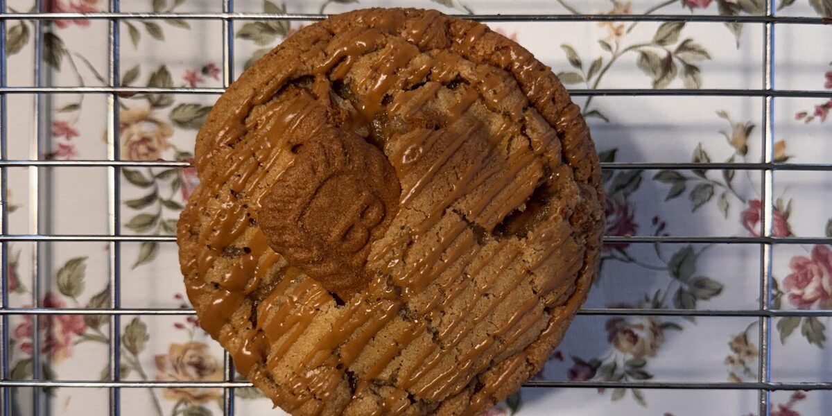 a biscoff cookie